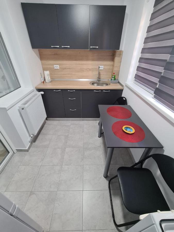 Garsoniera Luxury Lorena Piteşti Exterior foto
